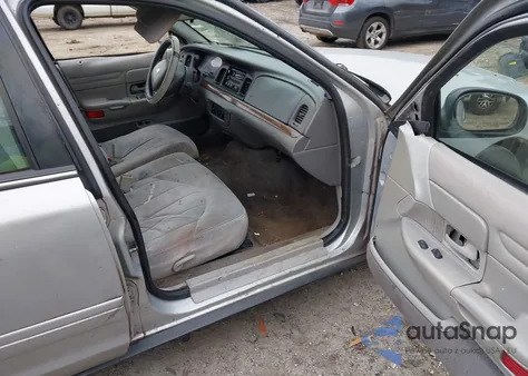 2001 Ford Crown Victoria z USA, uszkodzony, nr VIN 2FAFP73W31X121323